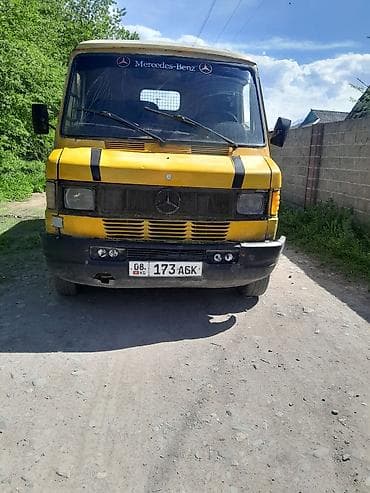 авто грузовые: Легкий грузовик, Mercedes-Benz, Стандарт — 3