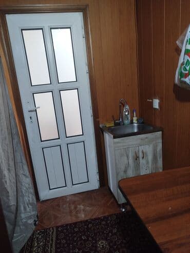 дом или времянку в бишкеке: Дом, 30 м², 1 комната, Собственник, Старый ремонт — 4