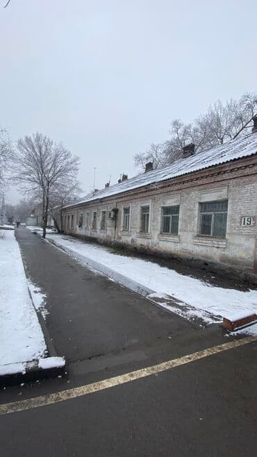 дом комунарова: Барачный, 27 м², 2 комнаты, Агентство недвижимости, Старый ремонт — 2