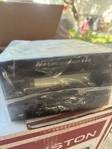 step vagon: Штатная магнитола с CD‑ченджером на 6 дисков для Honda Модель — 1