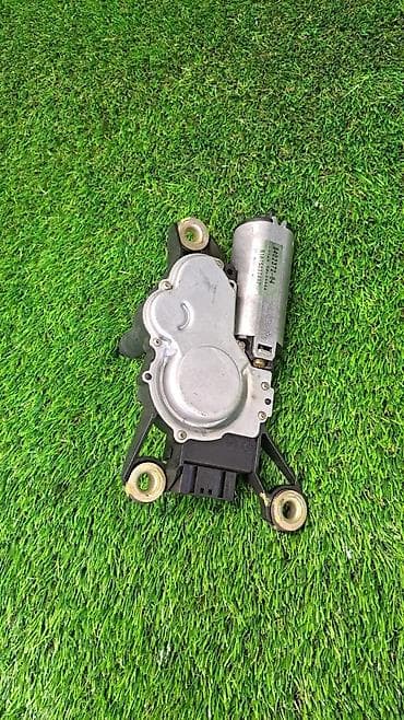 phantom 3 advanced: Мотор заднего стеклоочистителя для BMW X5 e53 Номер 8402—372—-04 — 4