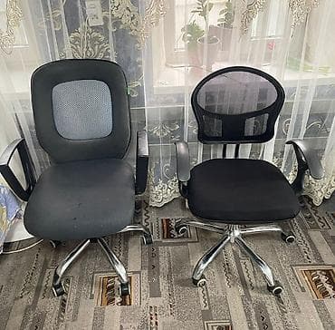 диван раскладной: Офисное кресло, Б/у, С колесиками, цвет - Черный — 1