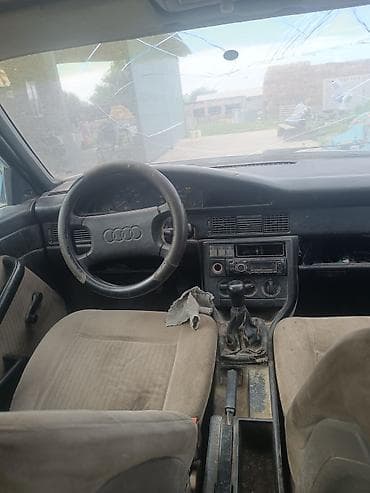 Унаа сатуу: Audi 100: 1989 г., Кол менен иштөөчү, Седан — 4
