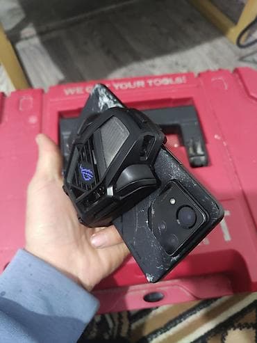 pro 5: Asus ROG Phone 8 Pro — 7