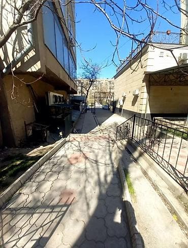 поля футбол бишкек: Аренда офисов, 30 м², В жилом комплексе, 1 линия — 5