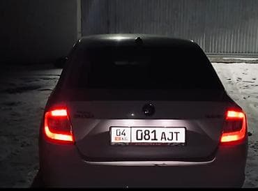 suzuki splash: Skoda Rapid: 2017 г., 1.6 л, Механика, Бензин, Седан — 5