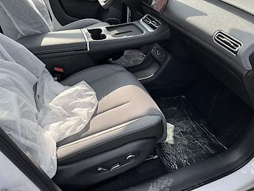 tesla model 3: Changan Qiyuan Q05: 2026 г., Вариатор, Электромобиль, Седан — 6