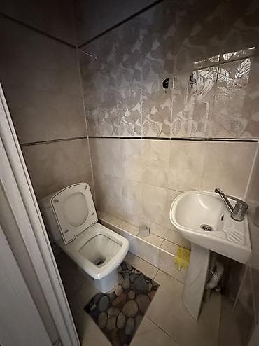 южный мкр: 3 комнаты, 63 м², 106 серия, 6 этаж, Старый ремонт — 7