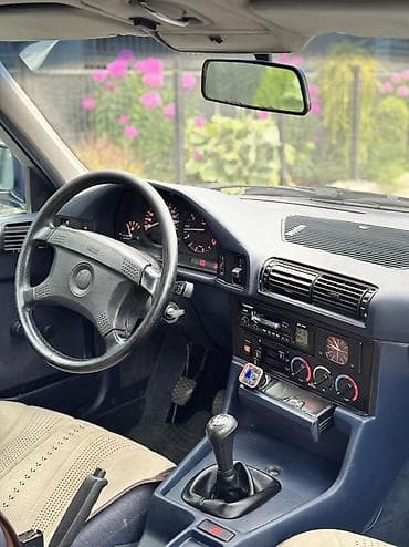 Транспорт: BMW 520: 1991 г., 2 л, Механика, Бензин, Седан — 9