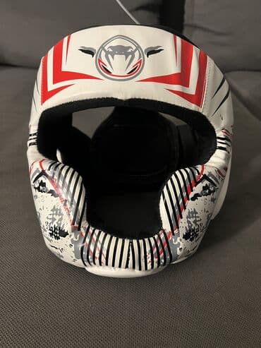 футбольные бутсы predator: Шлем VENUM в белой расцветке абсолютно новый качество 🔥🔥🔥 Брал за 2500 — 1