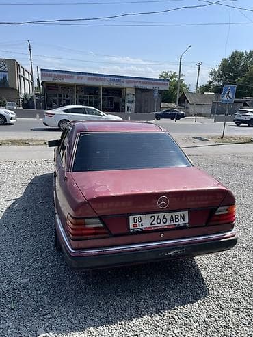мерседес браус: Mercedes-Benz 220: 1992 г., 2 л, Механика, Бензин — 3