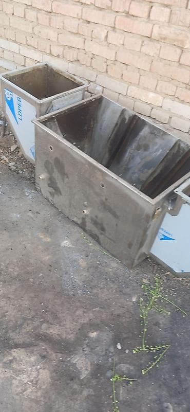 Металлические бункеры/короба для сыпучих и строительных материалов. -