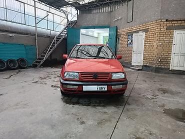 Volkswagen Vento: 1992 г., 2 л, Механика, Бензин, Седан