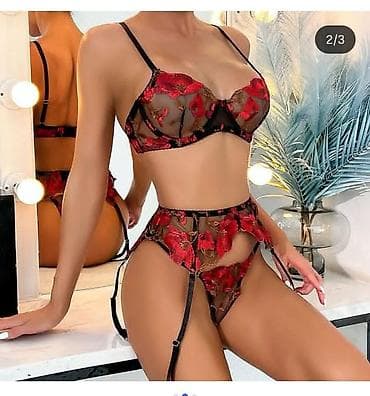 Комплект, Бюстгальтер, Бикини, Сатин, С кружевом at lalafo.kg Комплект, Бюстгальтер, Бикини, Сатин, С кружевом