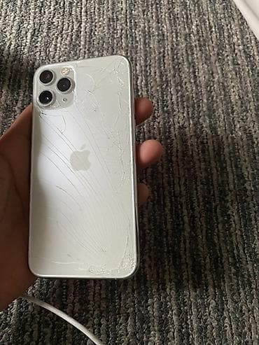 poco 3: IPhone 11 Pro, Б/у, 256 ГБ, Серебристый, 71 % — 1