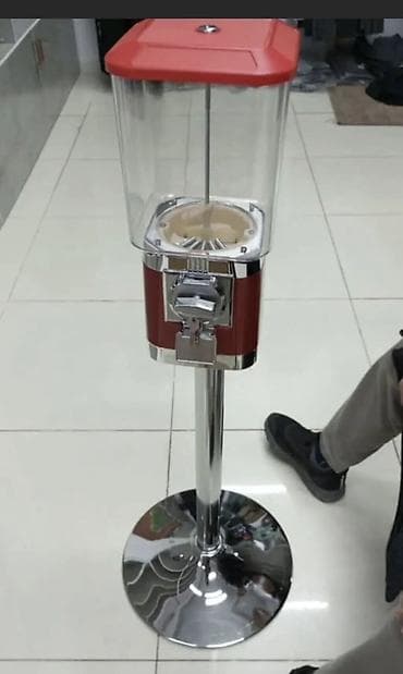 жвачки: Торговый автомат для продажи жевательной резинки/драже на напольной — 1