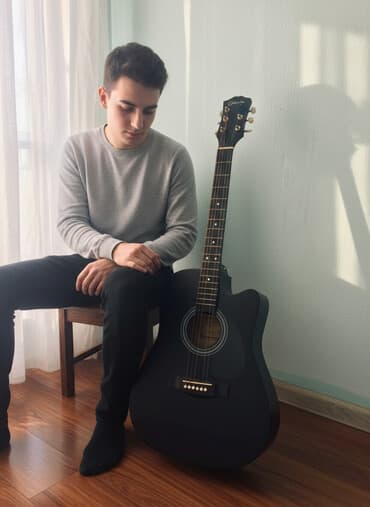 укулеле бишкек купить: Черная акустическая гитара 🔥с чехлом Матовый чёрный — выглядит на — 2
