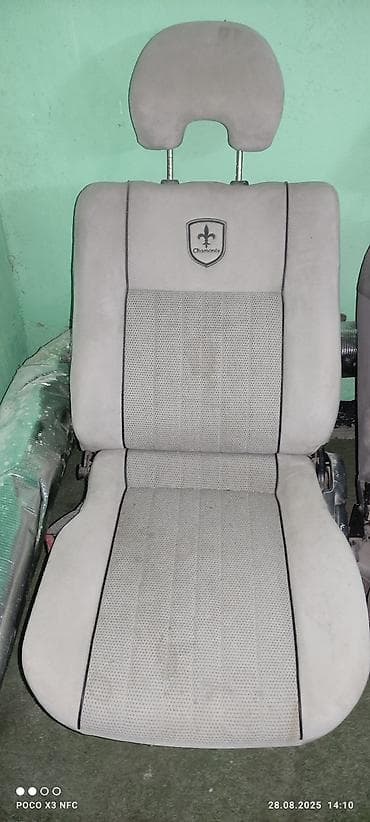 Продаю одно переднее пассажирское, и одно средний ряд капитанское at lalafo.kg Продаю одно переднее пассажирское, и одно средний ряд капитанское