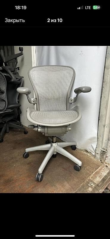 Эргономичное компьютерное кресло Herman Miller Aeron с сетчатой — 3