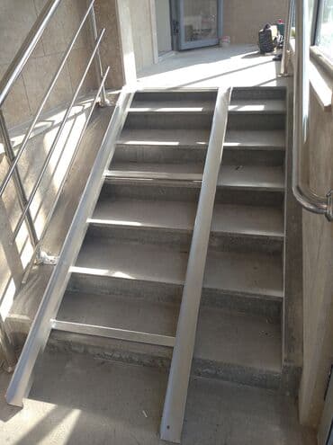 садовый стол и стулья: Урна уличная для магазинов и офисов. Решетка на дверь. Решетка на — 13