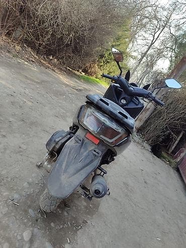 муравей маторолер: Макси-скутер Yamati, 175 куб. см, Бензин, Б/у — 6