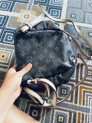 футбольные вещи: Рюкзак Louis Vuitton, монограмма Monogram Canvas. - Компактный — 4