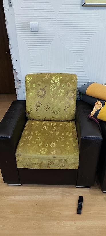 раскладной диван с креслом: Комплект мягкой мебели, цвет - Золотой — 4