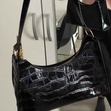 сумки оптом: Сумка на плечо в стиле baguette, черная, с тиснением под крокодила — 1