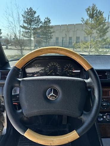 коллектор 124: Mercedes-Benz E-Class: 1988 г., 2.3 л, Ручные, Бензин, Купе — 7