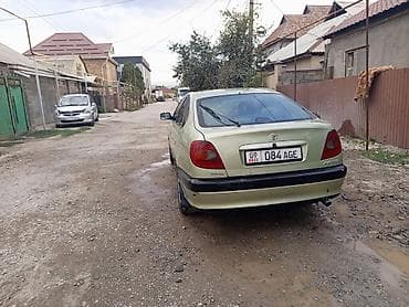 оригин: Toyota Avensis: 2000 г., 2 л, Механика, Дизель, Лифтбек — 6