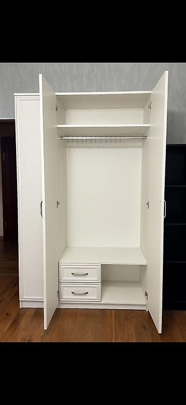 спалный мебел: Спальный гарнитур, Б/у, Шкаф, МДФ, цвет - Белый — 1