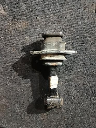 зажим амортизатора: Опорная подушка амортизатора Hyundai 2013 г., Оригинал — 1