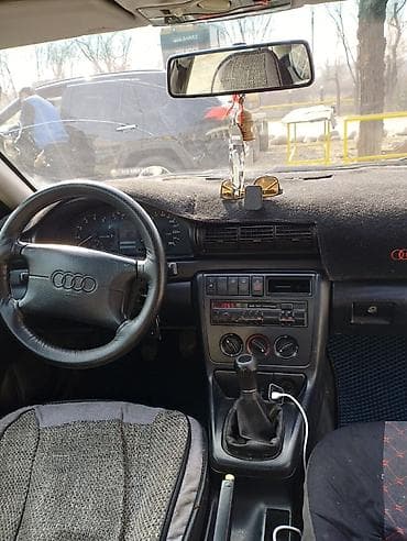 бензовоза: Audi A4: 1995 г., 1.6 л, Ручные, Бензин, Седан — 3