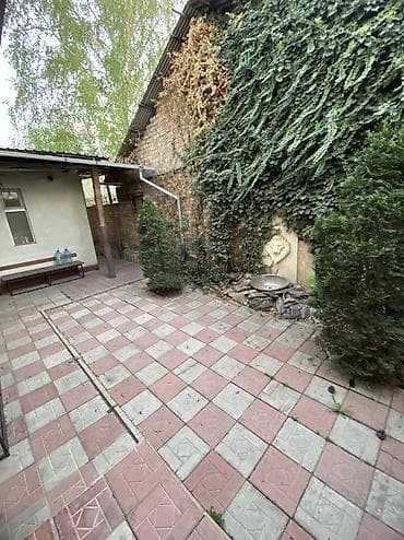 бишкеке дом: Продаю, в центре города По Улице Бектенова — 4