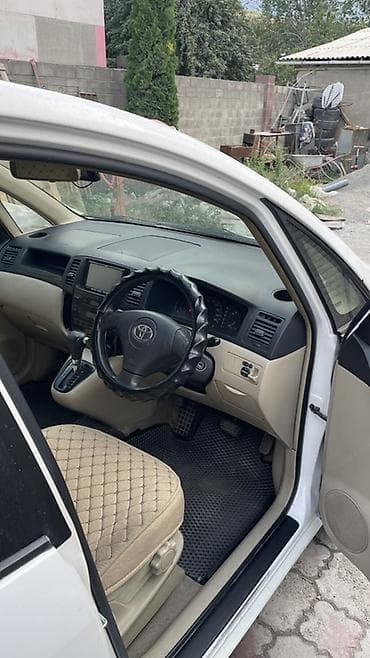 прозада авто: Toyota Corolla Spacio: 2003 г., 1.8 л, Автомат, Минивэн — 4