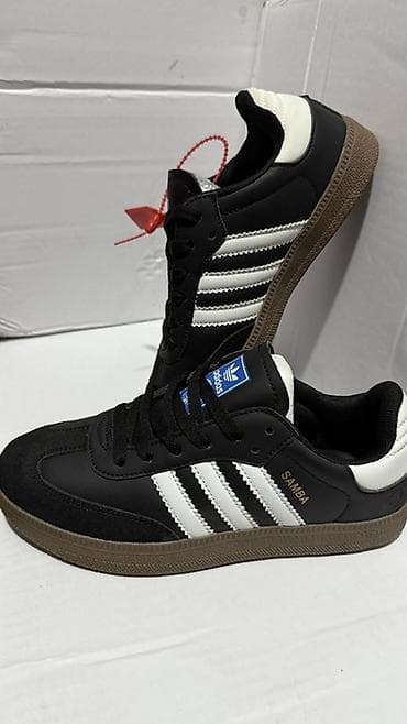 kg gloves: Кроссовки Adidas Samba

• цвет: черный
• размеры: 36 - 40 — 1