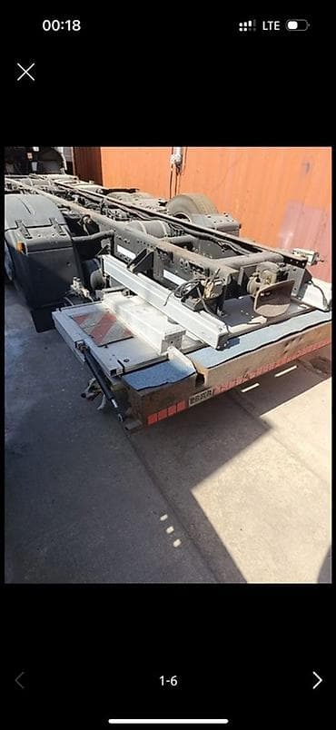 прозрачные крыши: Гидроборт (подъемная задняя платформа) для грузового автомобиля. - — 1