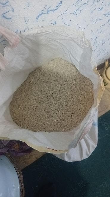 Предлагается песок, подходящий для различных строительных работ или