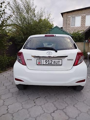 ярис: Toyota Yaris: 2014 г., 1.3 л, Автомат, Бензин, Хэтчбэк — 2