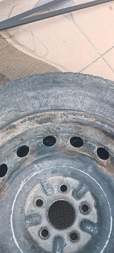 Колеса в сборе 195 / 60 / R 15, Б/у, Запаска, Железные, отверстий - 5 at lalafo.kg Колеса в сборе 195 / 60 / R 15, Б/у, Запаска, Железные, отверстий - 5