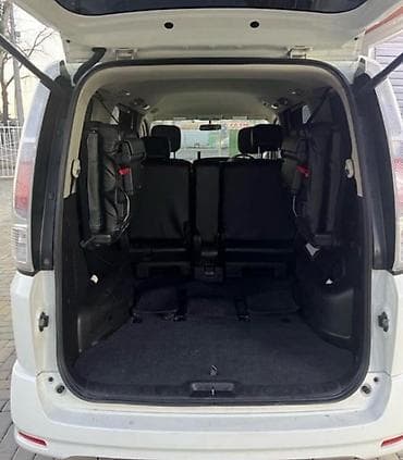 минивэн китайский: Nissan Serena: 2010 г., Автомат, Бензин, Минивэн — 5
