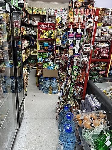 продуктовый магазин: 12 мкр Продается готовый бизнес, продуктовый магазин Площадь: 37м2 — 3