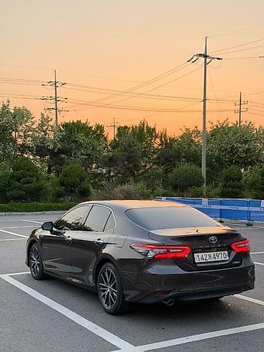 corolla 2004: Toyota Camry: 2021 г., Автомат, Гибрид, Седан — 5