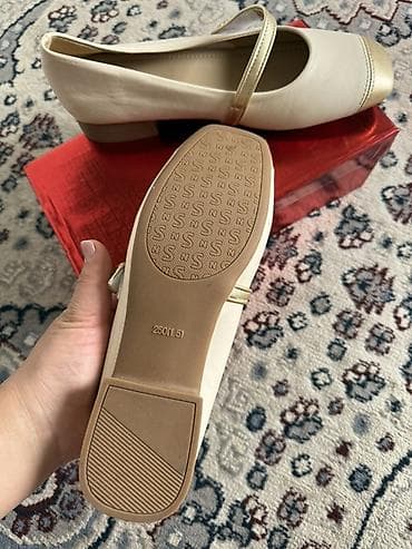 балетки италия: Балетки/туфли Mary Jane в кремовом цвете с золотистыми акцентами. - — 3