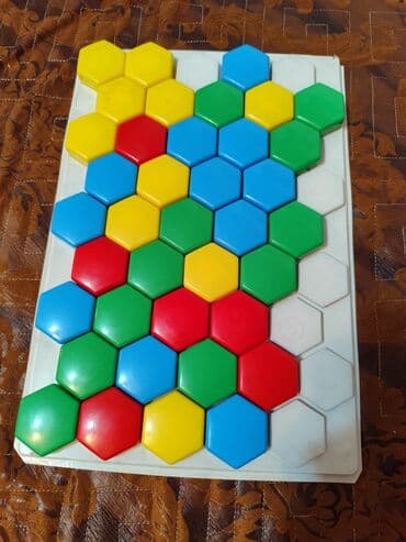 Отдаем игрушки в отличном состоянии по символической цене. Мозаика