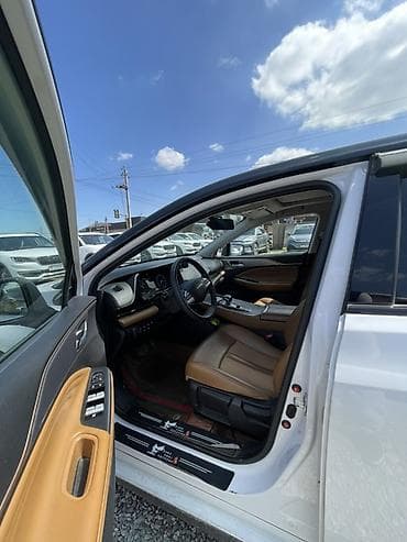 a class: GAC Aion S белый седан с черной крышей Кузов и дизайн: - — 8