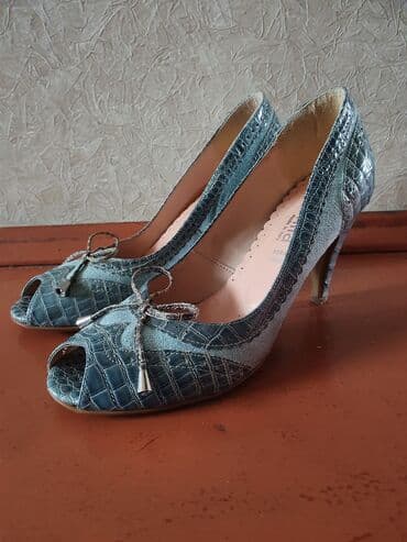 Атайын кийим: Туфли итальянские, размер 38 (маломерят), высота каблука 6 см., очень — 4