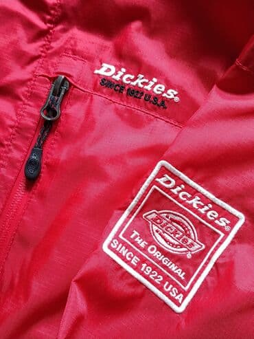 Куртки: Продам ветровку Dickies рабочий goretex(защита от воды и ветра) размер — 4