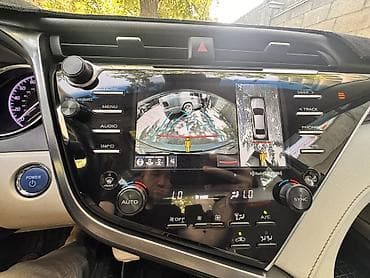 camry 5: Toyota Camry: 2018 г., 2.5 л, Гибрид, Седан — 4