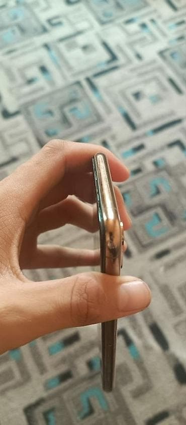 mini 4: IPhone XS, золотой цвет фейсайди есть✅ Трутон есть✅ АКБ 82℅ Память — 6